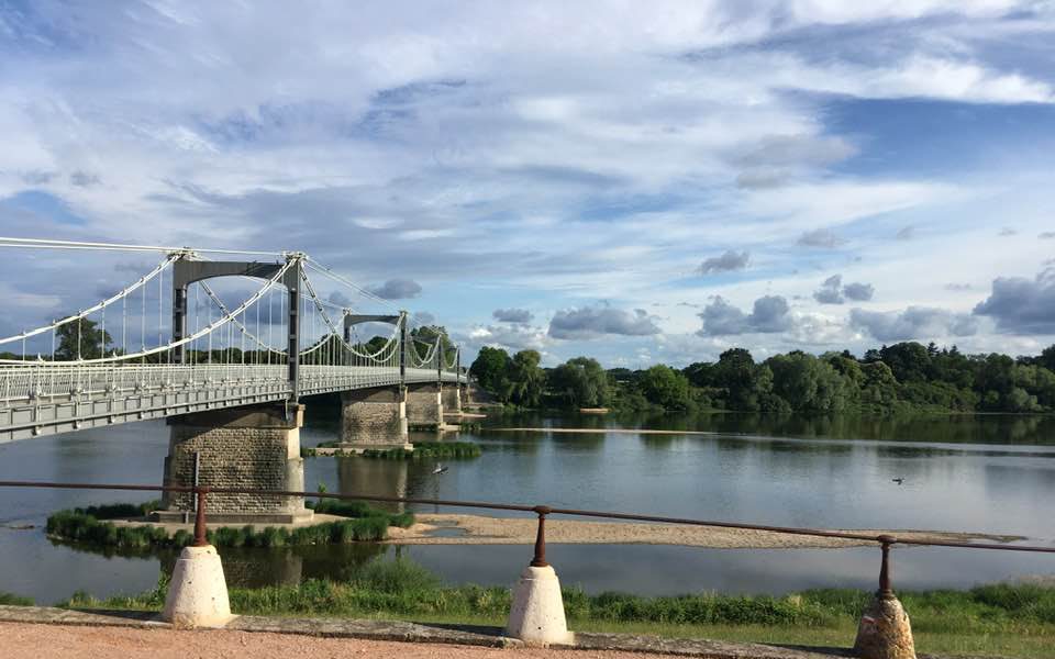 Brug over de Loire bij Châteauneuf-sur-Loire