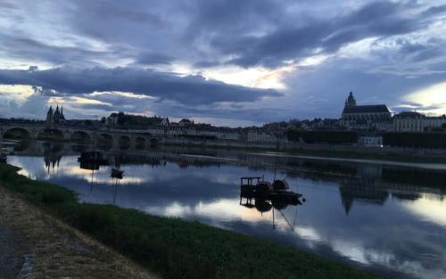 Blois bij avond