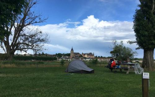 Mijn plekje op de camping met uitzicht op Gien