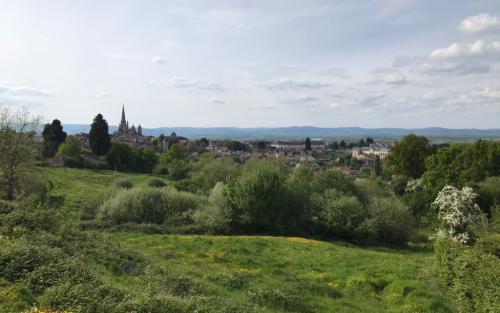 En ja hoor: daar ligt - in de verte alweer - Autun