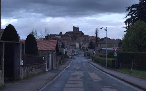 Na de lange klim ben ik dan eindelijk in Saint-Bonnet-le-Chateau