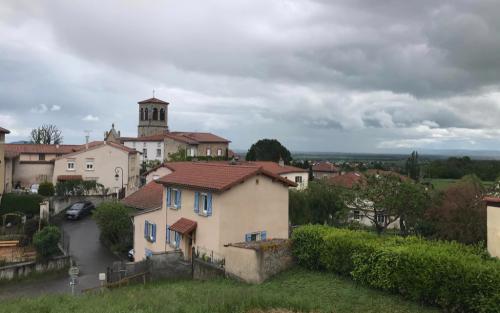 Saint-Thomas-la-Garde lijkt hoog te liggen (450 meter), maar vandaag kom ik qua hoogte boven de kilometer
