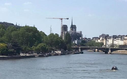 20240511.2-Seine-en-Notre-Dame-in-Parijs
